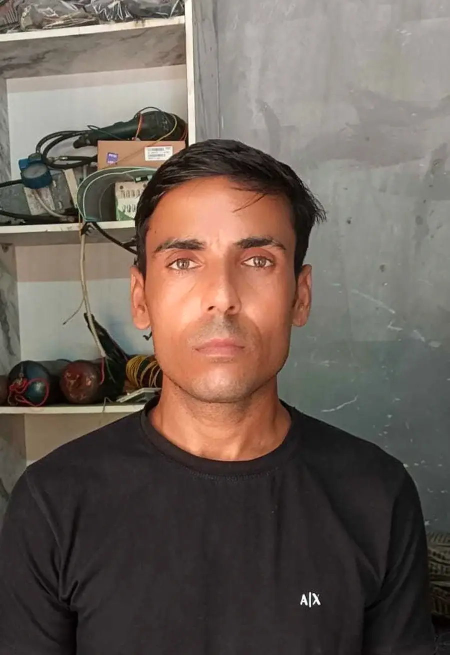 Jeetu Singh Bharti, owner of Vayu AC Service, Greater Noida